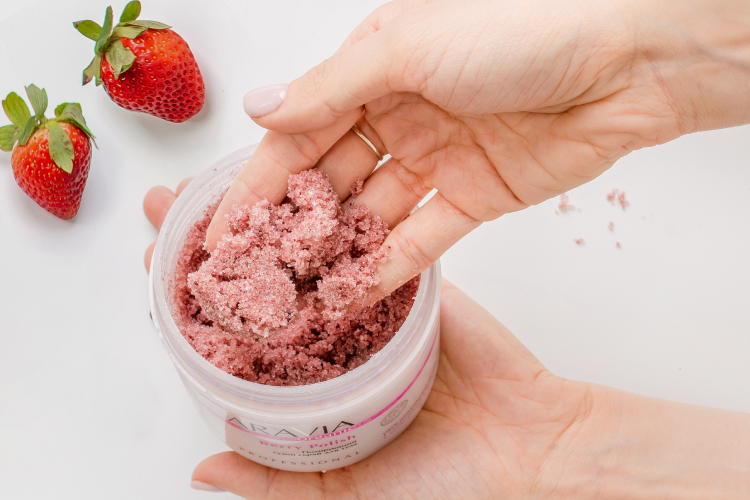 Свежий и полирующий сухой скраб для тела Berry Polish ARAVIA Organic