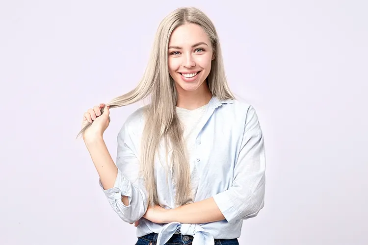 Уход за волосами, окрашенными в блонд: как сохранить идеальный холодный оттенок